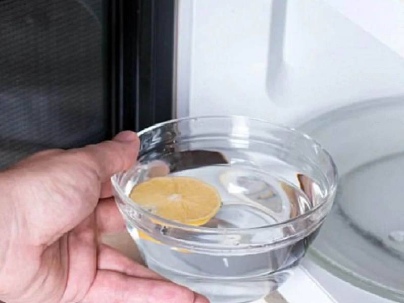 Có thể khử mùi hôi sofa bằng giấm