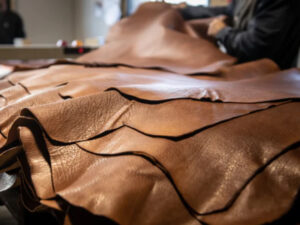 Công nghệ thuộc da là gì? Các phương pháp và quy trình chi tiết