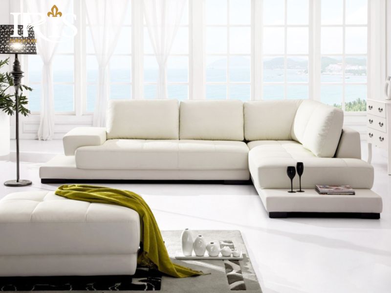 Sofa trắng giúp không gian trở nên rộng rãi