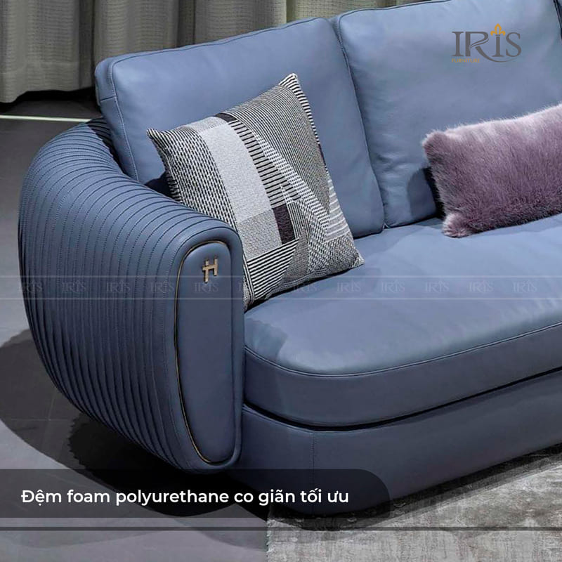 Sofa xanh dương tạo cảm giác thoáng mát và hiện đại cho không gian sống