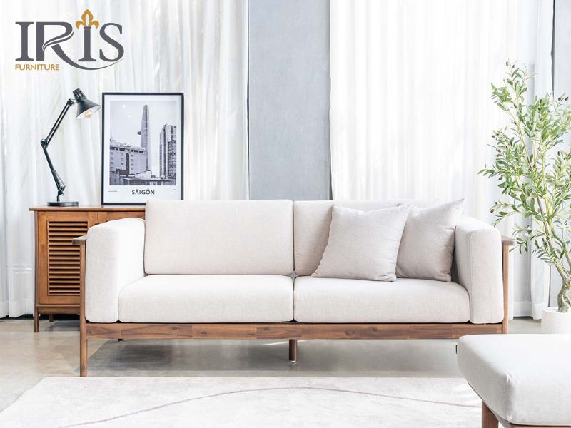 Dưỡng gỗ định kỳ để giữ độ bóng tự nhiên